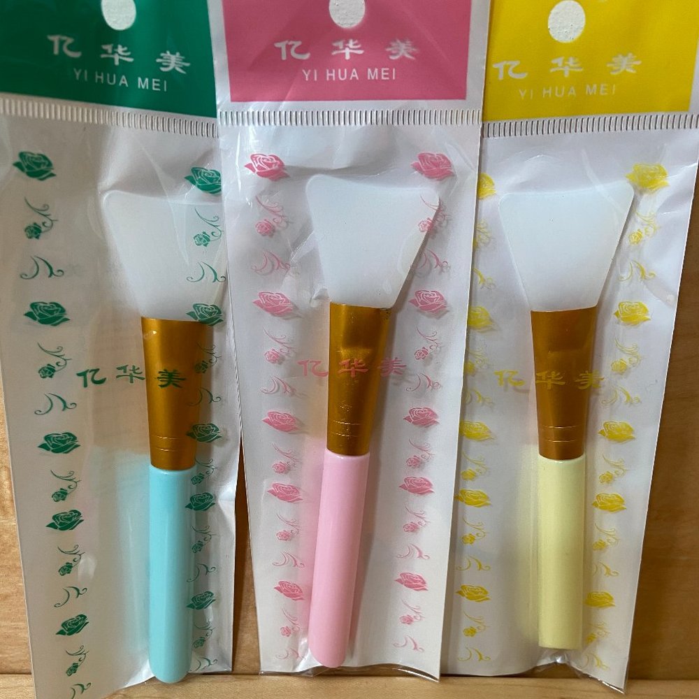 3 Silicone Face Mask Brushes